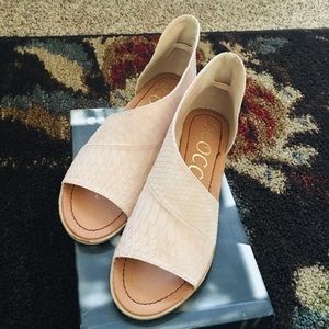 Impressions Online Boutique slip on